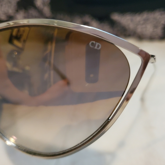 Authentic DIOR Sunglasses - Picture 2 of 6